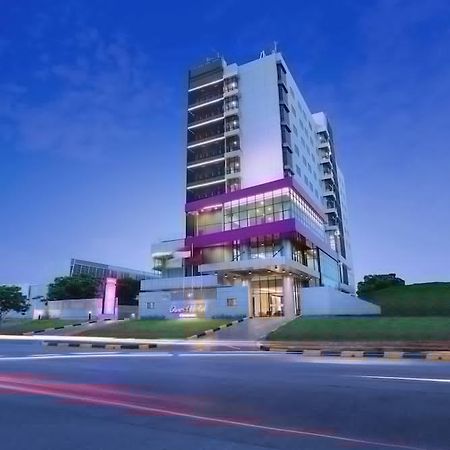 Quest Prime Cikarang By Aston Ξενοδοχείο Μπεκάσι Εξωτερικό φωτογραφία